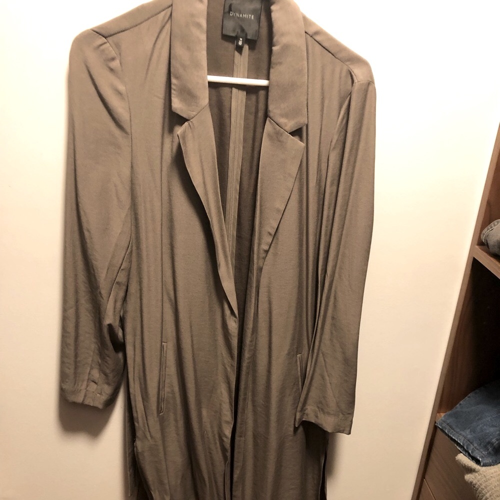 DYNAMITE Trench coat